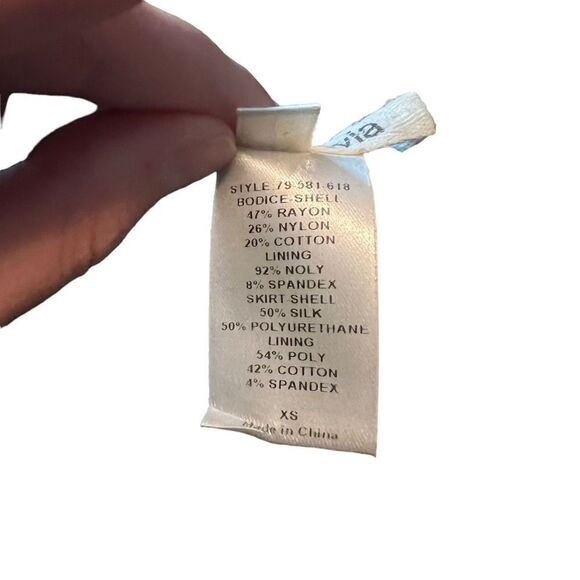 Alice + Olivia black sparkly skirt dress. Size xs - Picture 4 of 9